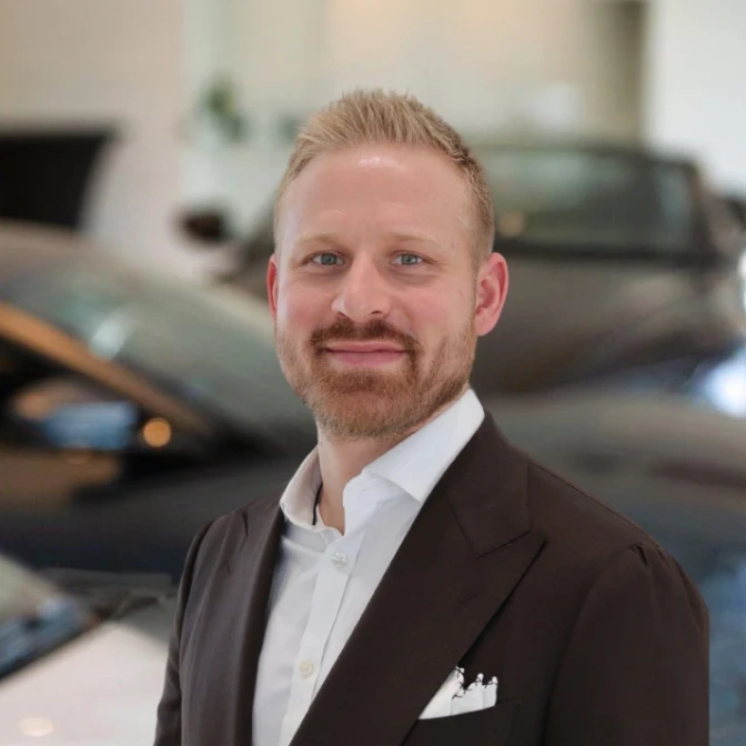 Aston Martin Mitarbeiter Benedikt Bossert